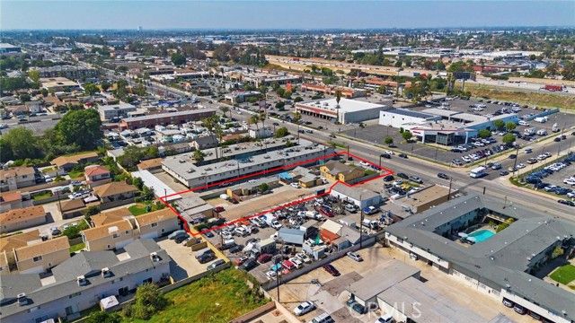 8564 Artesia, Bellflower, CA 90706