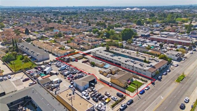 8564 Artesia, Bellflower, CA 90706