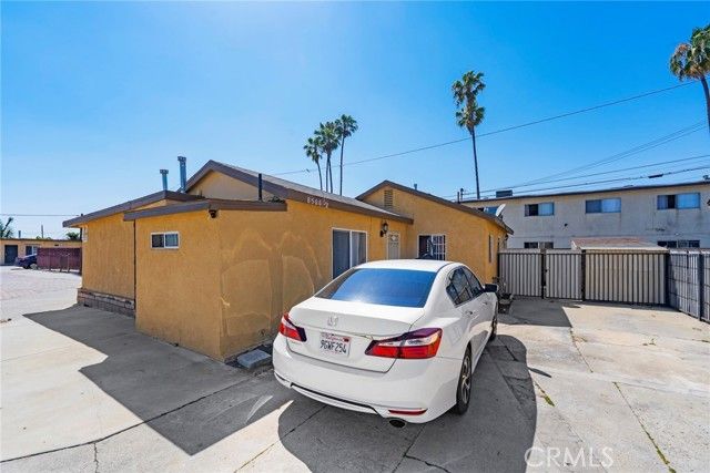 8564 Artesia, Bellflower, CA 90706