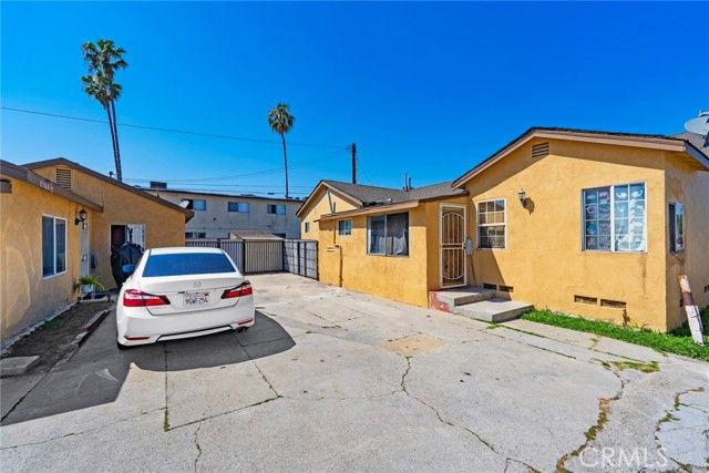 8564 Artesia, Bellflower, CA 90706