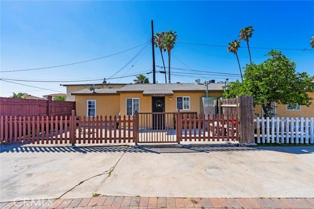 8564 Artesia, Bellflower, CA 90706