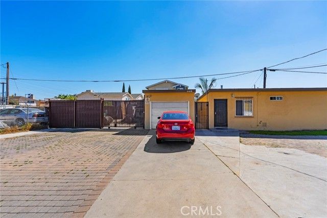 8564 Artesia, Bellflower, CA 90706