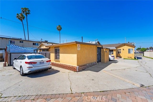 8564 Artesia, Bellflower, CA 90706