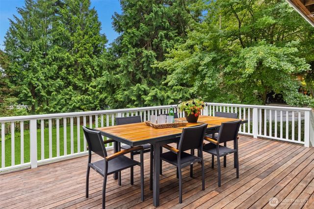7045 NE Baker Hill Road, Bainbridge Island, WA 98110