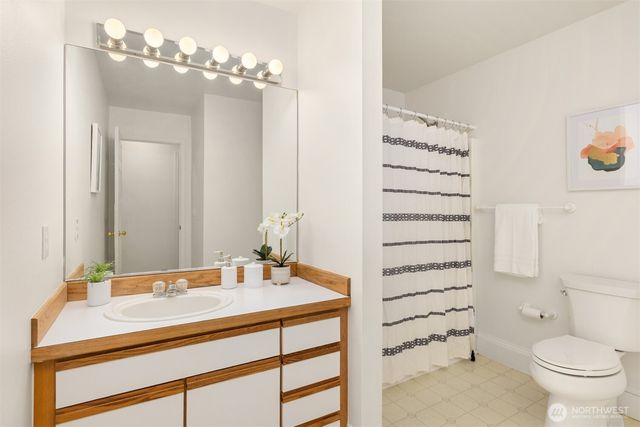 7045 NE Baker Hill Road, Bainbridge Island, WA 98110