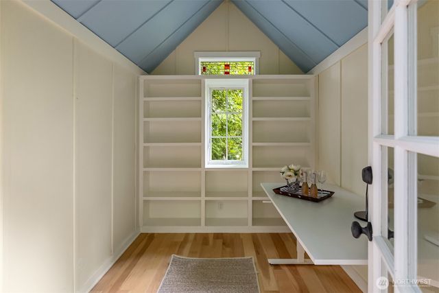 7045 NE Baker Hill Road, Bainbridge Island, WA 98110