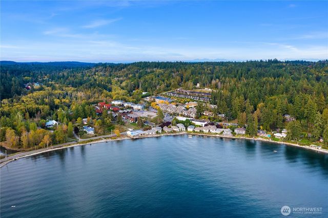 7045 NE Baker Hill Road, Bainbridge Island, WA 98110