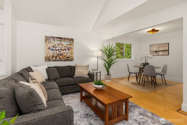 7045 NE Baker Hill Road, Bainbridge Island, WA 98110