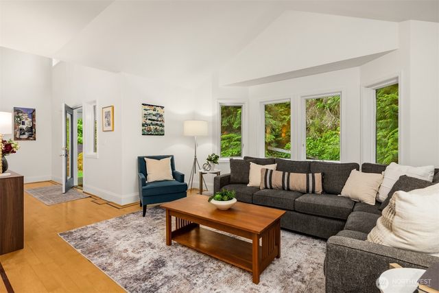 7045 NE Baker Hill Road, Bainbridge Island, WA 98110