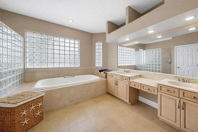 960 SYMPHONY ISLES BOULEVARD, Apollo Beach, FL 33572