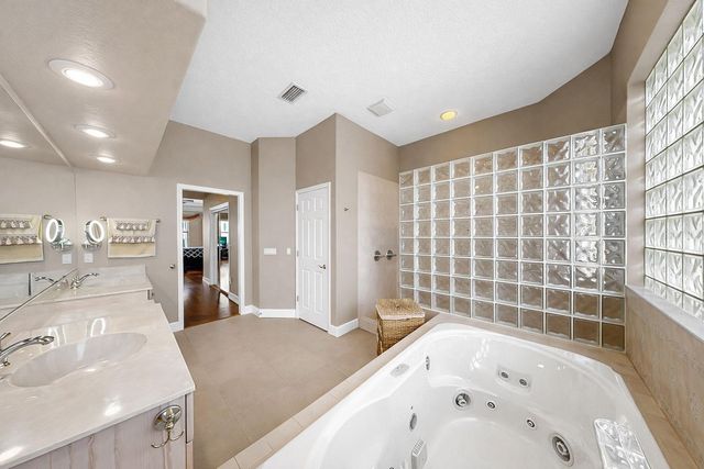 960 SYMPHONY ISLES BOULEVARD, Apollo Beach, FL 33572