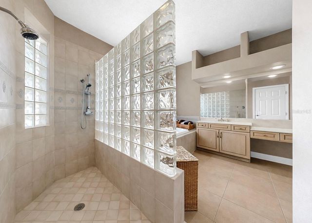 960 SYMPHONY ISLES BOULEVARD, Apollo Beach, FL 33572