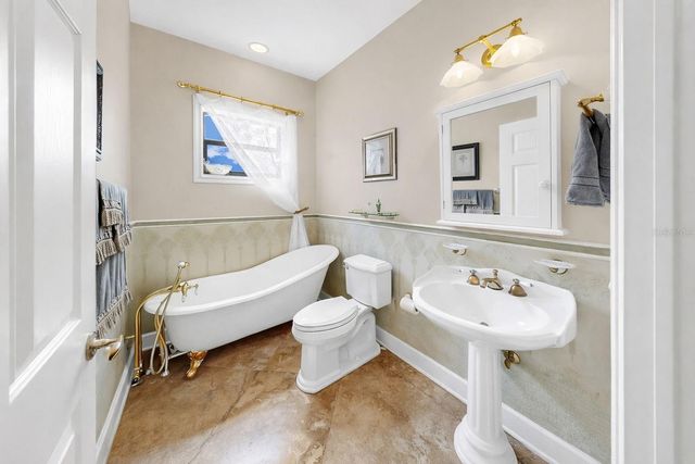 960 SYMPHONY ISLES BOULEVARD, Apollo Beach, FL 33572