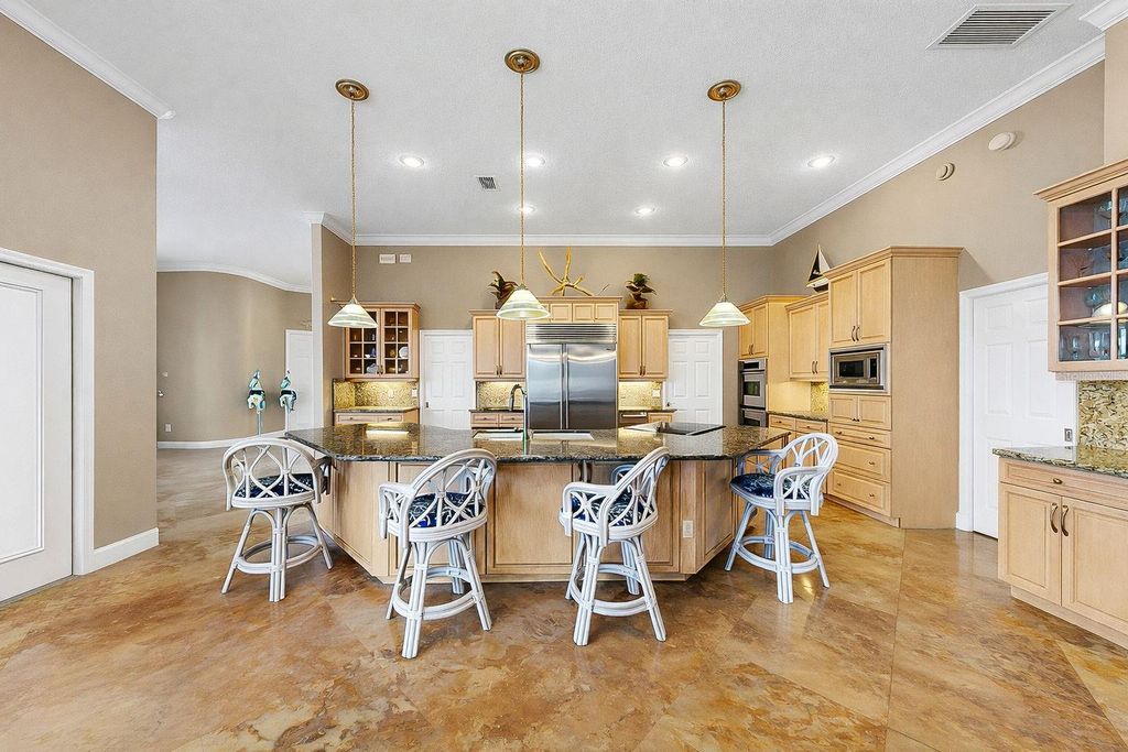 Image 3 of property listing at 960 SYMPHONY ISLES BOULEVARD, Apollo Beach, FL 33572