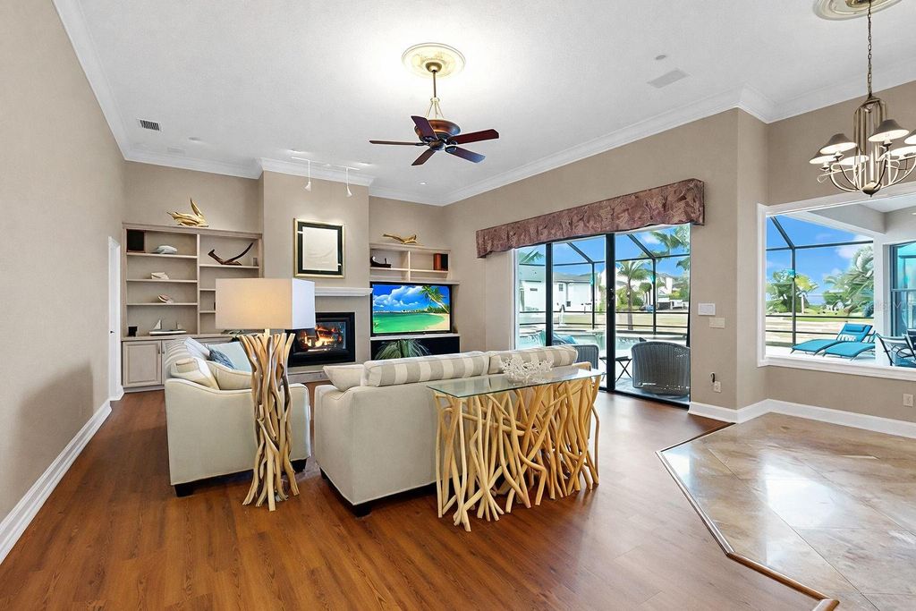 Image 21 of property listing at 960 SYMPHONY ISLES BOULEVARD, Apollo Beach, FL 33572