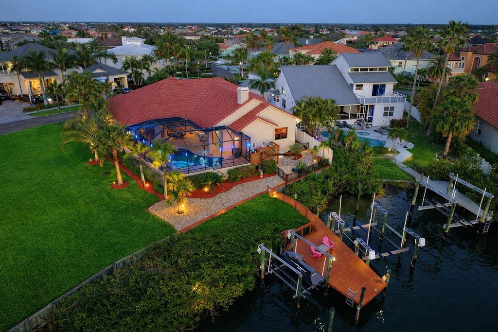 Image 60 of property listing at 960 SYMPHONY ISLES BOULEVARD, Apollo Beach, FL 33572