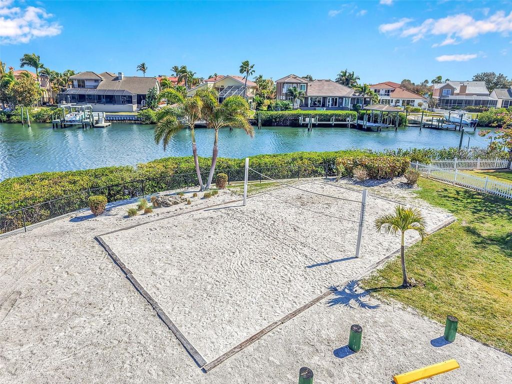 Image 65 of property listing at 960 SYMPHONY ISLES BOULEVARD, Apollo Beach, FL 33572