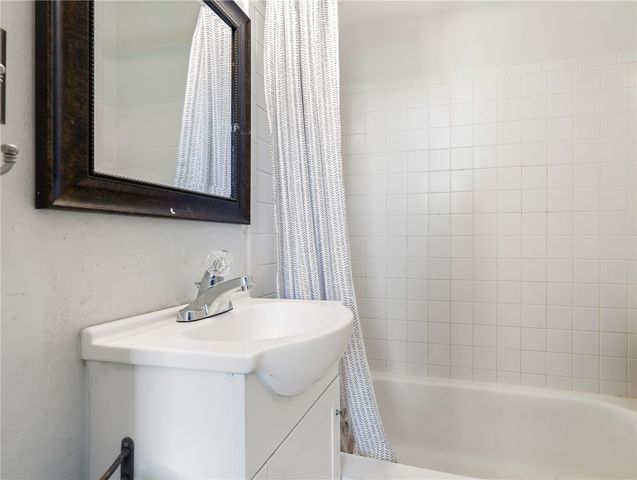 103 Holcomb 2, Springdale, AR 72764