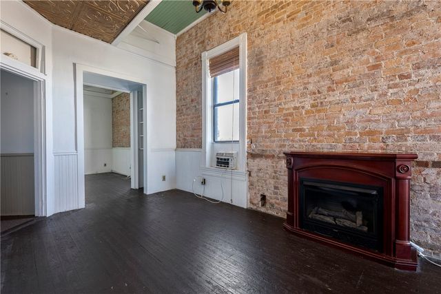 103 Holcomb 2, Springdale, AR 72764
