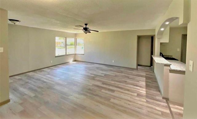 712 Trimm Avenue, Pasadena, TX 77502