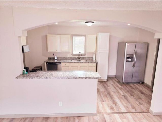712 Trimm Avenue, Pasadena, TX 77502