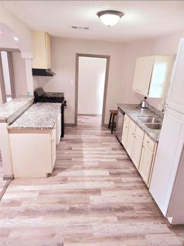 712 Trimm Avenue, Pasadena, TX 77502