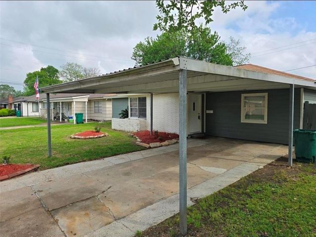 712 Trimm Avenue, Pasadena, TX 77502