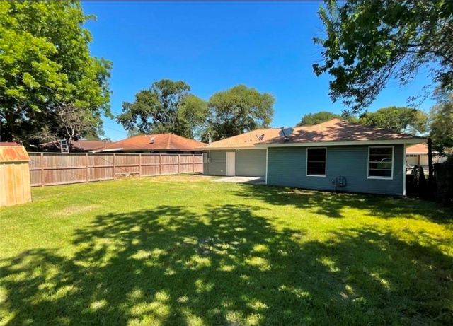 712 Trimm Avenue, Pasadena, TX 77502