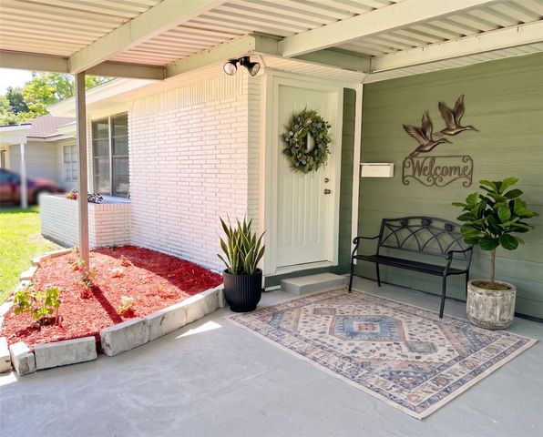 712 Trimm Avenue, Pasadena, TX 77502