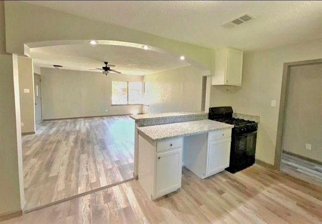 712 Trimm Avenue, Pasadena, TX 77502