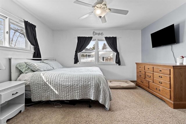 1017 EDGEWOOD CIRCLE, Marinette, WI 54143