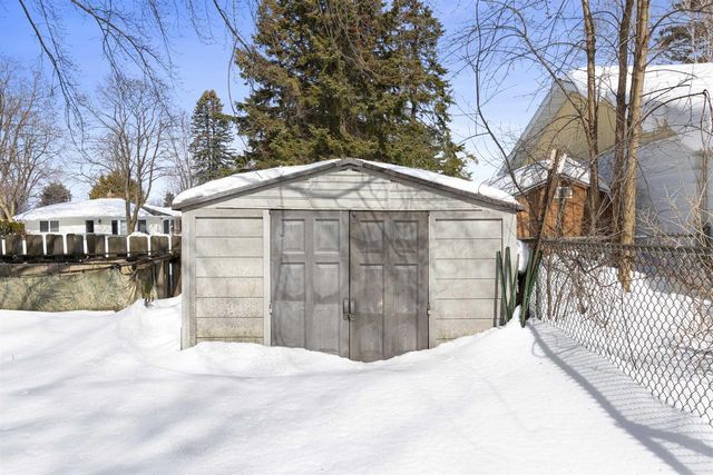 1017 EDGEWOOD CIRCLE, Marinette, WI 54143