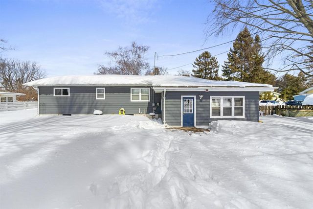 1017 EDGEWOOD CIRCLE, Marinette, WI 54143