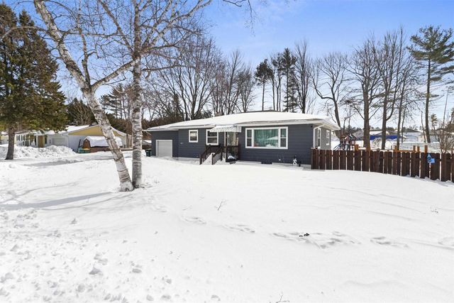 1017 EDGEWOOD CIRCLE, Marinette, WI 54143