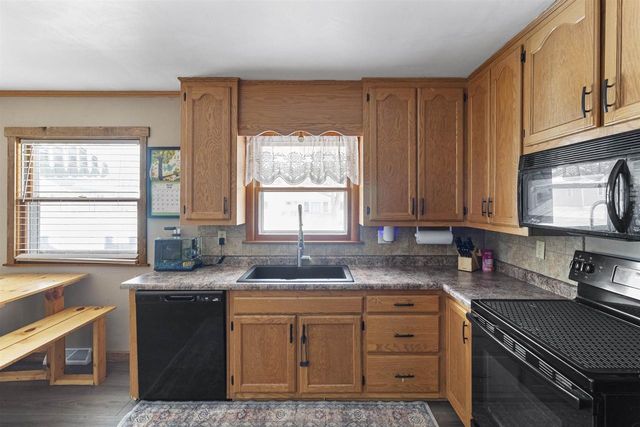 1017 EDGEWOOD CIRCLE, Marinette, WI 54143