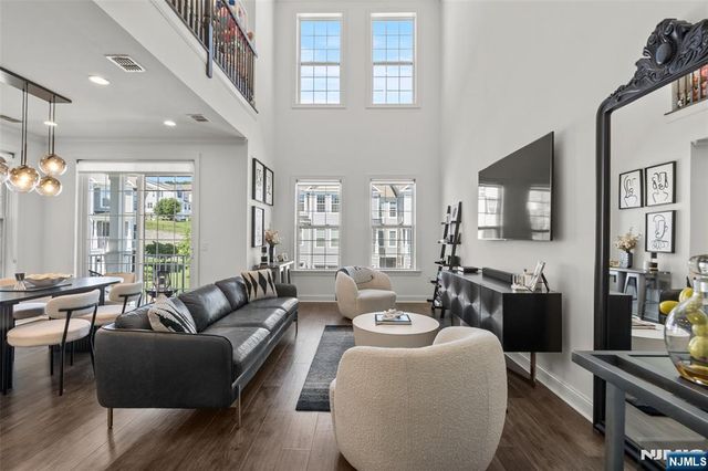 109 Sequoia Drive, Cedar Grove, NJ 07009