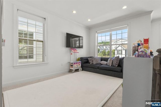 109 Sequoia Drive, Cedar Grove, NJ 07009