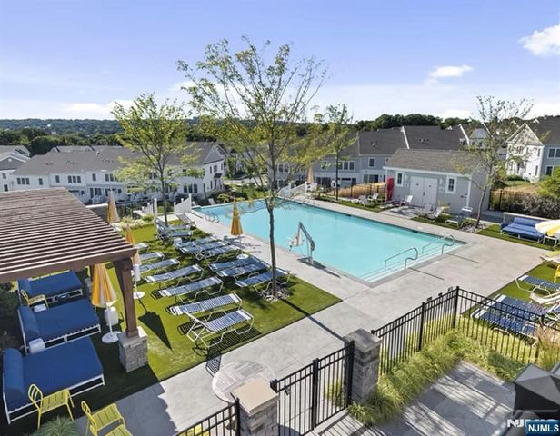 109 Sequoia Drive, Cedar Grove, NJ 07009