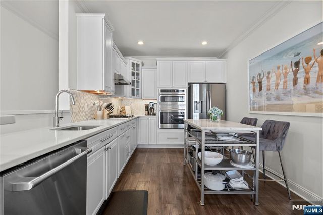109 Sequoia Drive, Cedar Grove, NJ 07009