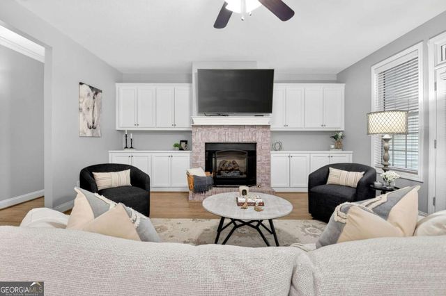 375 Williamsburg Circle, Mcdonough, GA 30253