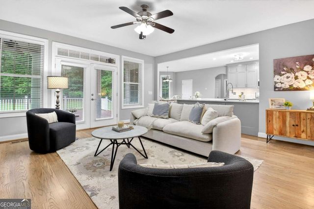 375 Williamsburg Circle, Mcdonough, GA 30253