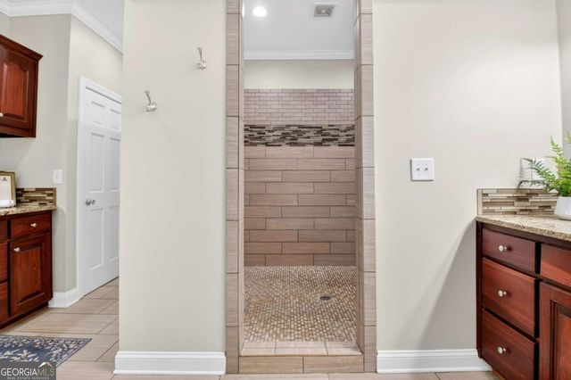 375 Williamsburg Circle, Mcdonough, GA 30253