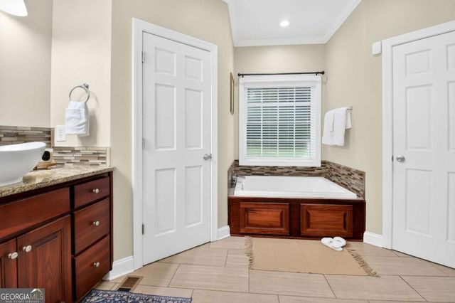 375 Williamsburg Circle, Mcdonough, GA 30253
