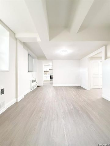 14105 Northern Boulevard 1, Flushing, NY 11354