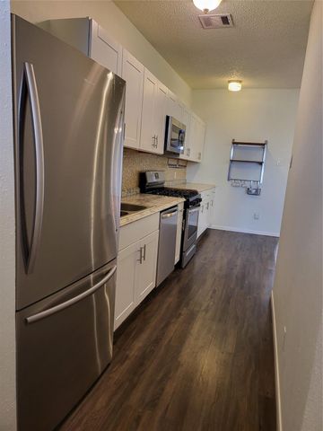 1226 W Gray Street 4, Houston, TX 77019