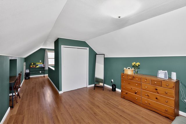 2400 E 39th Court, Des Moines, IA 50317