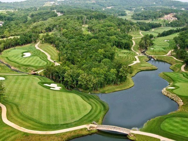 2 Magnolia Ridge, Branson, MO 65616