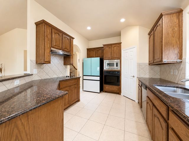 2201 Trickling Creek Drive, Garland, TX 75041