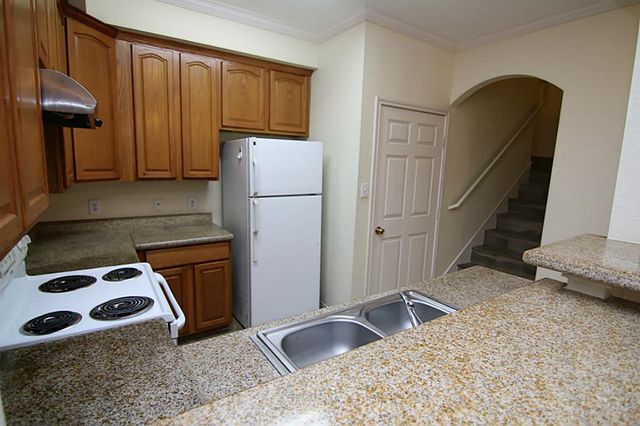 9400 Bellaire Boulevard 508, Houston, TX 77036