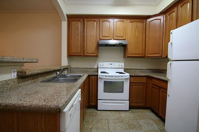 9400 Bellaire Boulevard 508, Houston, TX 77036